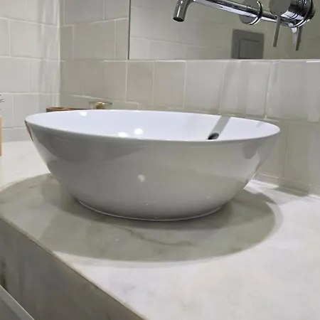 Upper Story 1br Ac And Workspace * 포르투