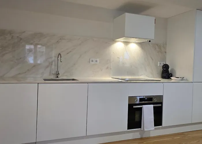 아파트 Upper Story 1br Ac And Workspace 포르투