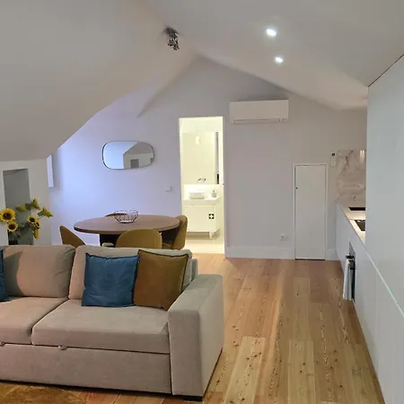 Upper Story 1br Ac And Workspace