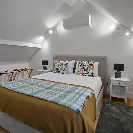 Daire Upper Story 1br Ac And Workspace