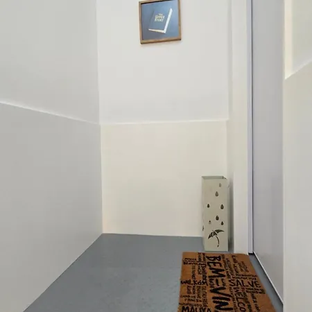 Apartament Upper Story 1br Ac And Workspace *