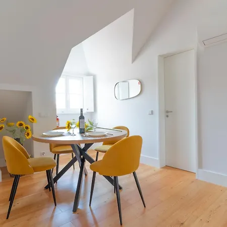 Upper Story 1br Ac And Workspace 아파트 포르투