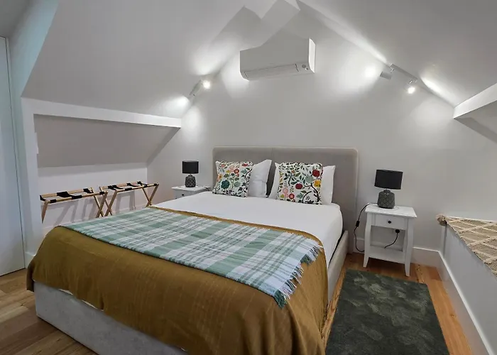 Daire Upper Story 1br Ac And Workspace