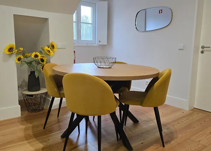 Upper Story 1br Ac And Workspace