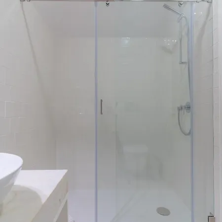 Upper Story 1br Ac And Workspace *