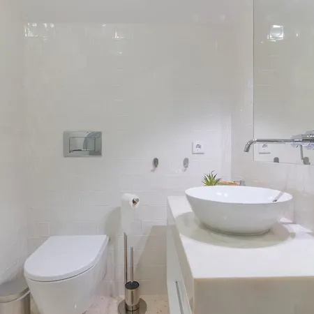 Daire Upper Story 1br Ac And Workspace Porto