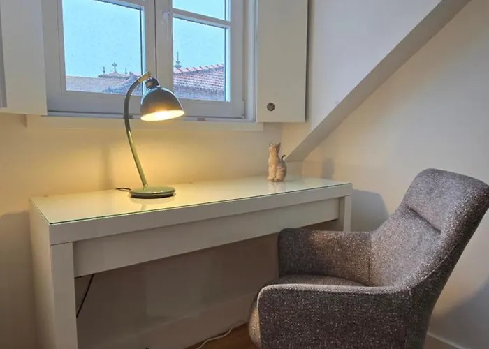 Upper Story 1br Ac And Workspace 公寓